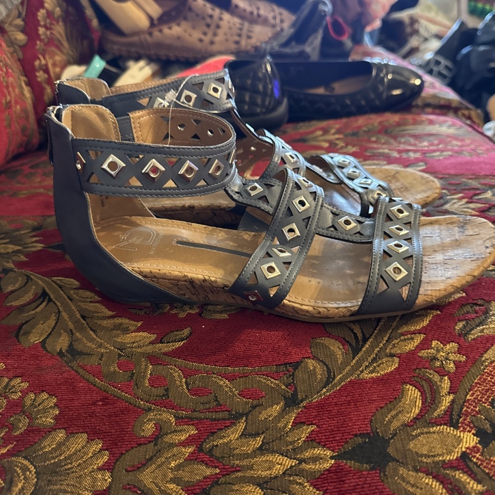 New Directions Sandels  Blue Women's Size 9.5